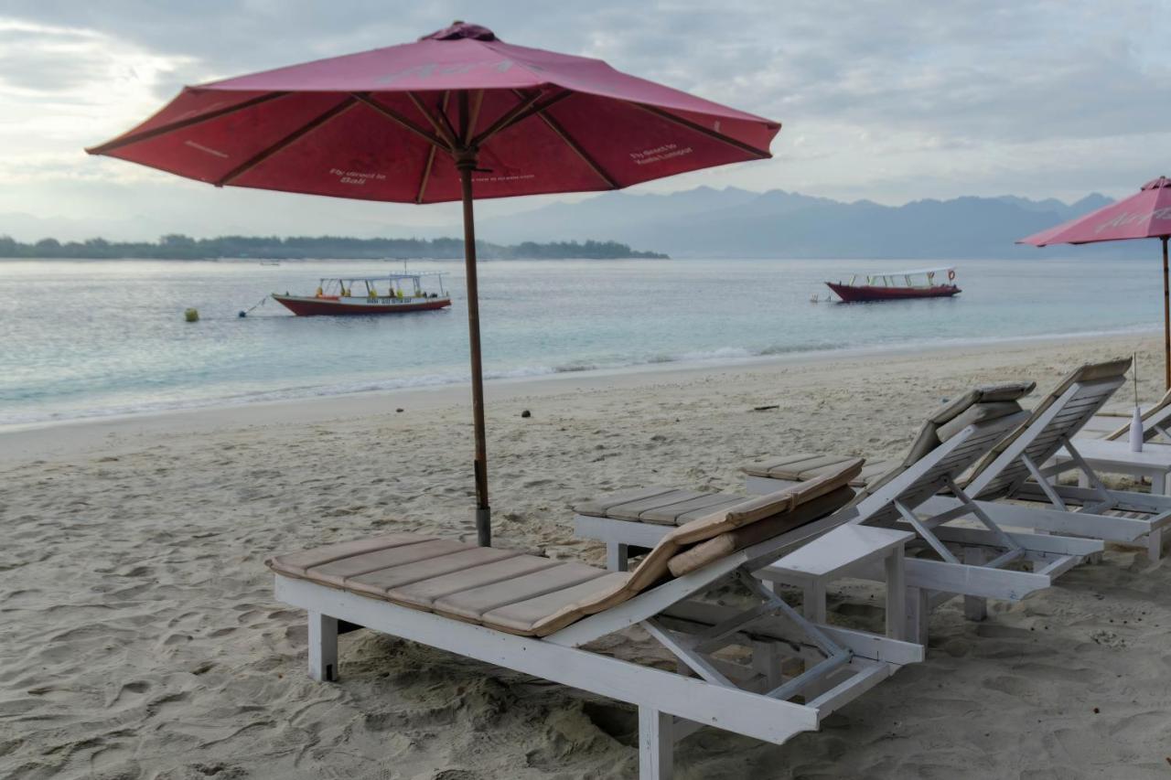 Warna Beach Hotel Gili Trawangan Exterior foto