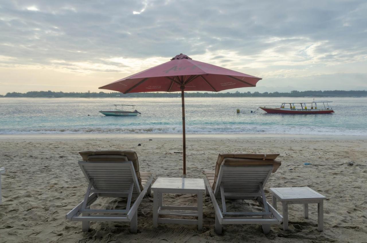 Warna Beach Hotel Gili Trawangan Exterior foto