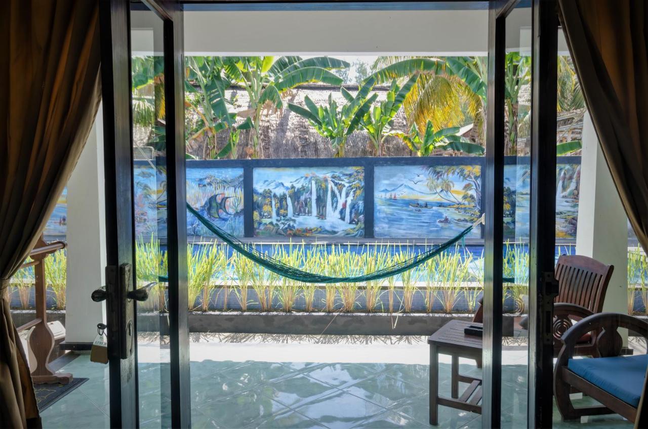 Warna Beach Hotel Gili Trawangan Exterior foto