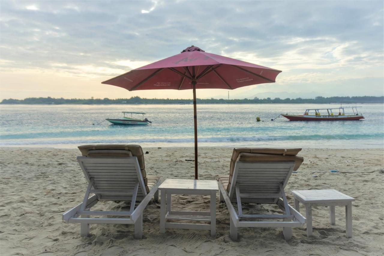 Warna Beach Hotel Gili Trawangan Exterior foto