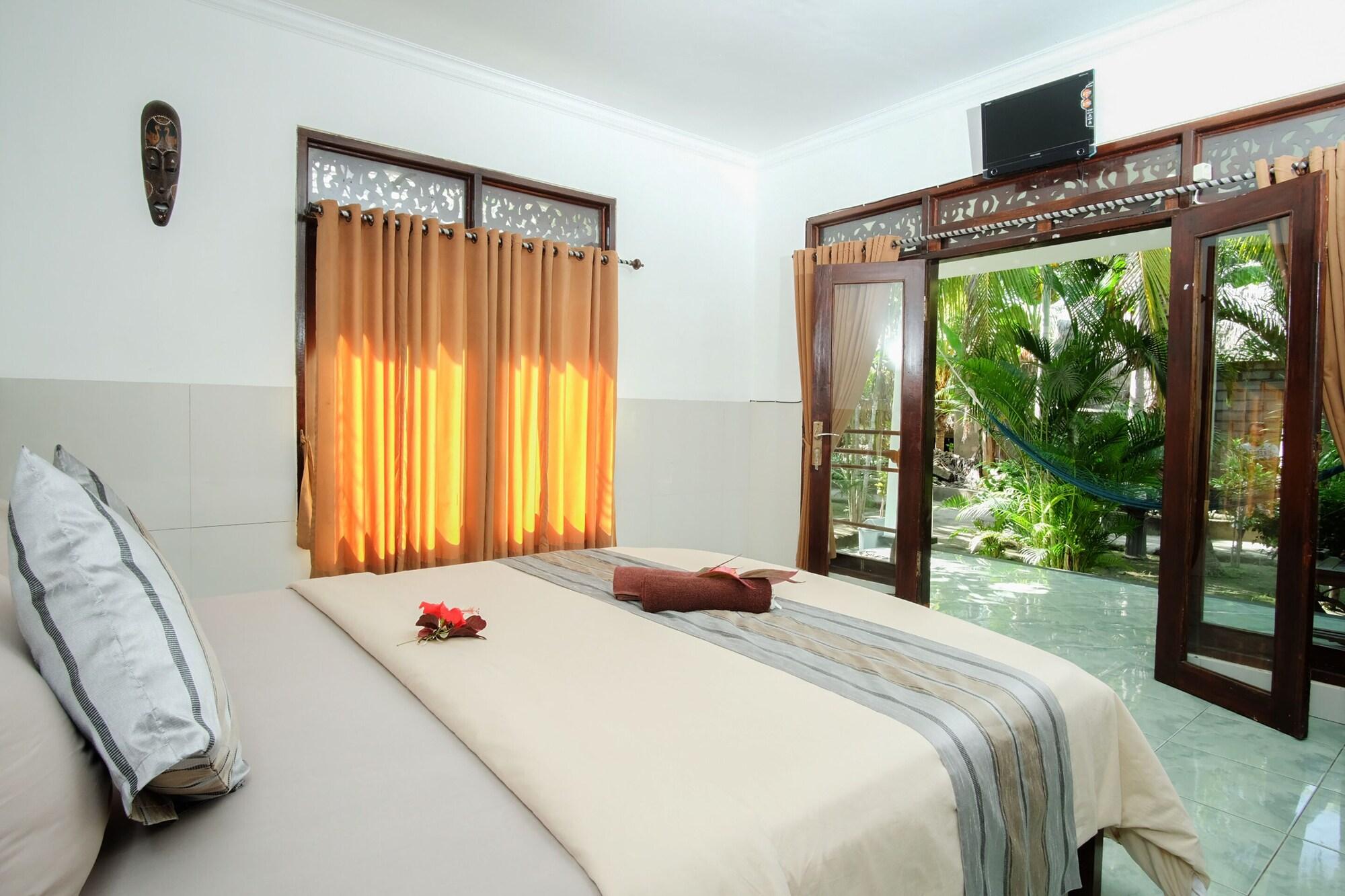 Warna Beach Hotel Gili Trawangan Exterior foto