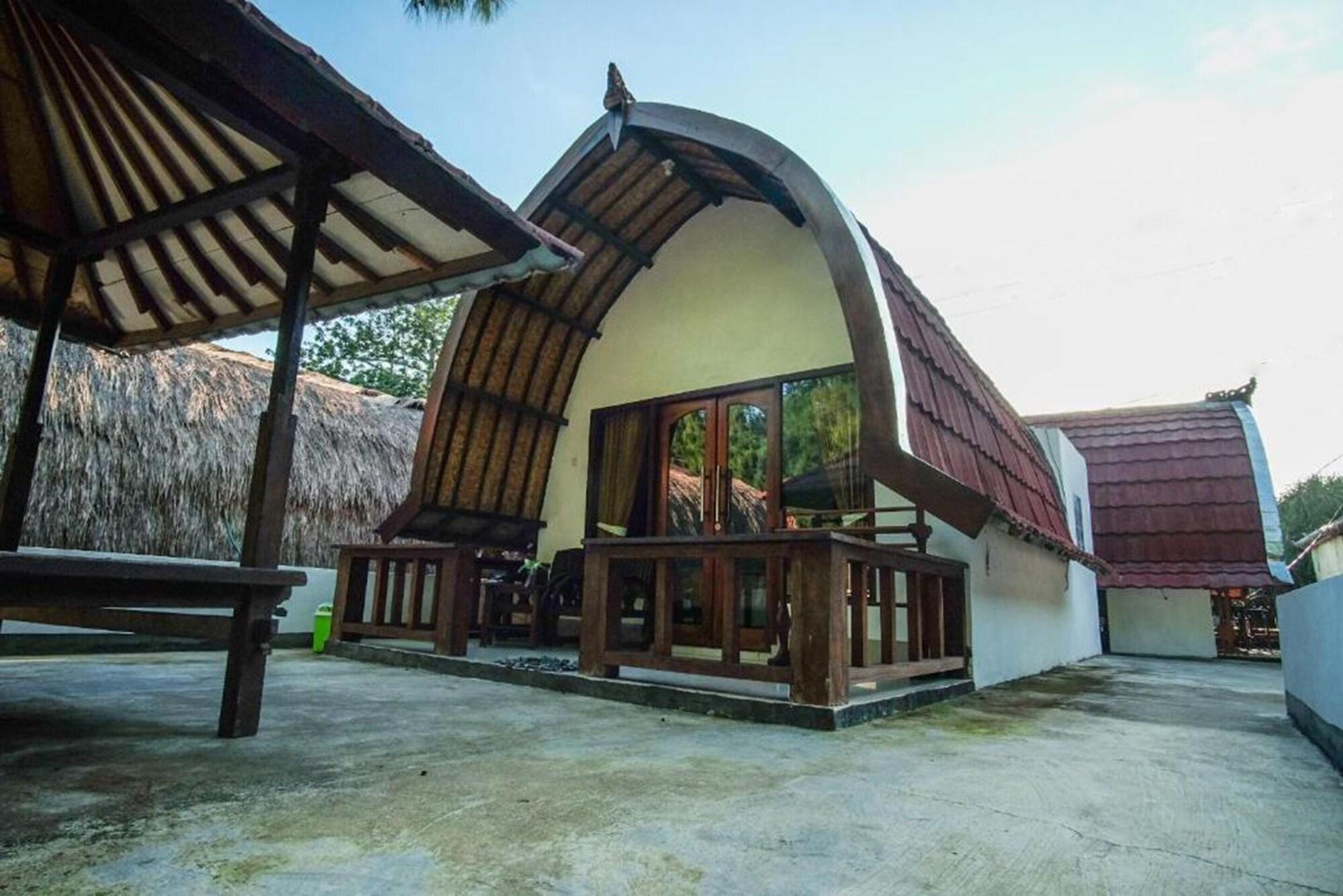 Warna Beach Hotel Gili Trawangan Exterior foto
