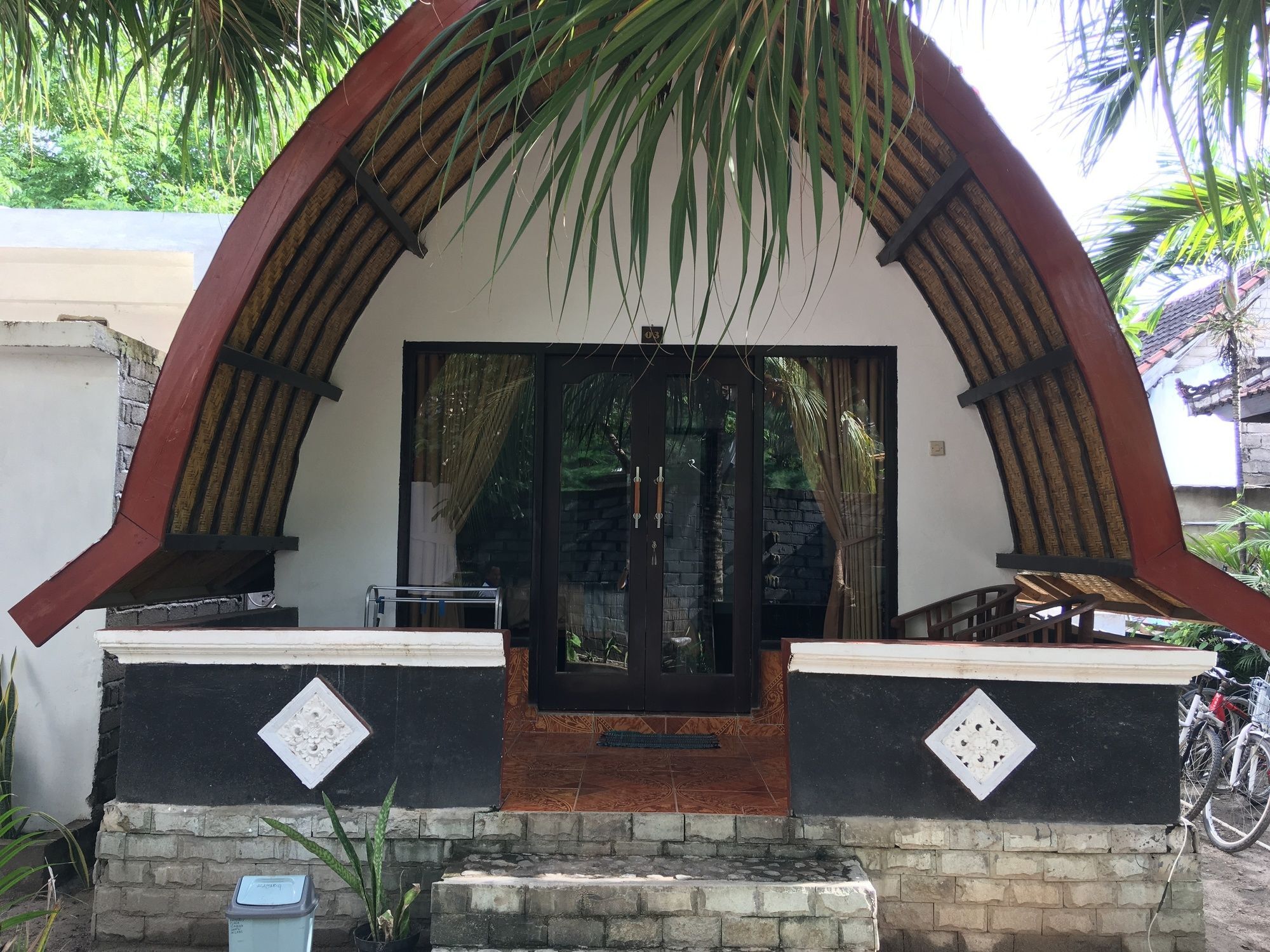 Warna Beach Hotel Gili Trawangan Exterior foto